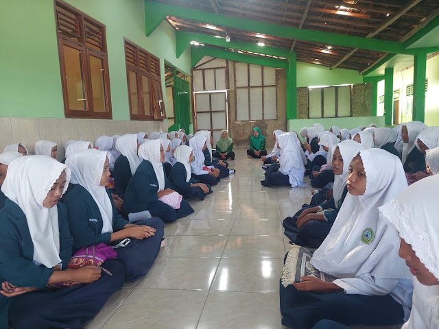 MTs Darul Ulum Bandungharjo Gelar Apel Pagi Rutin dan Doa Bersama