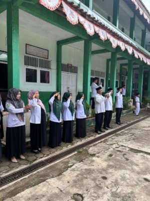 Upacara Hari Pahlawan Nasional 2025 di MTs Sunan Muria Kelet: Menghormati Jasa Pahlawan