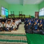 Semarak Hari Pahlawan, MTs. Al Hidayah Langon Gelar Upacara dan Nonton Film Perjuangan