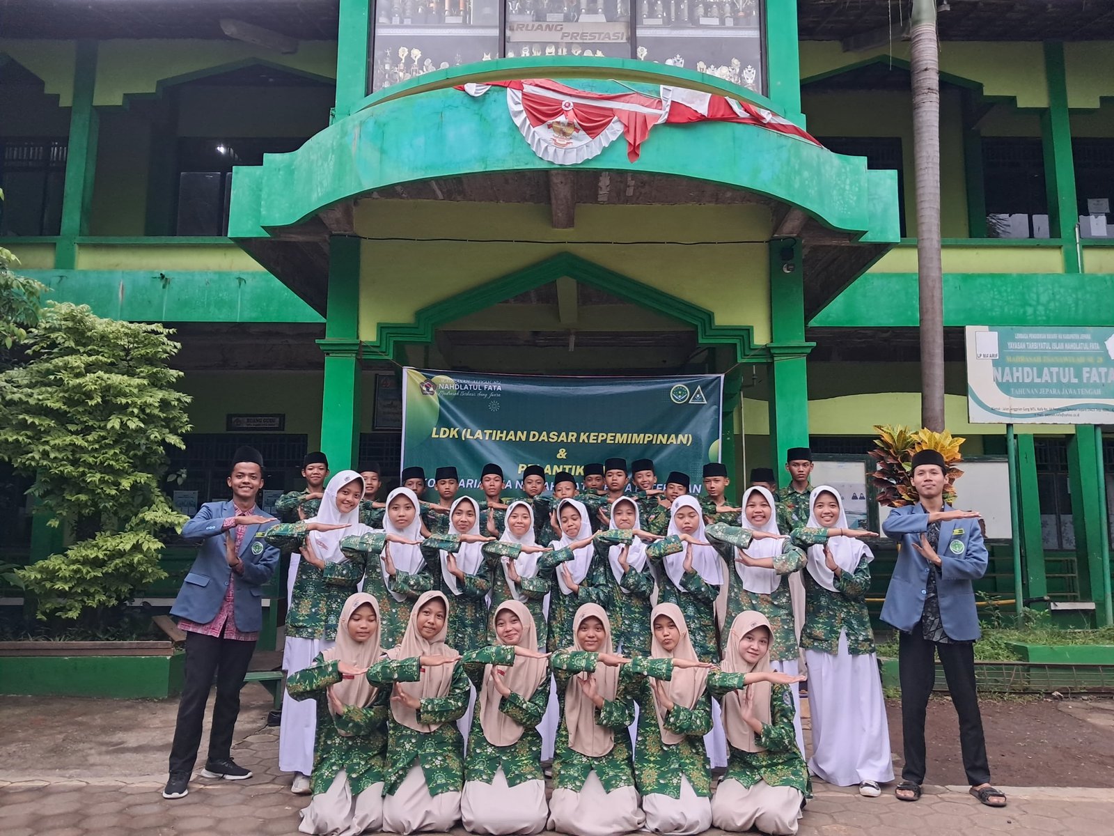 Pimpinan Komisariat IPNU-IPPNU MTS-MA NU Nahdlatul Fata Petekeyan Dikukuhkan, Ini Harapannya 