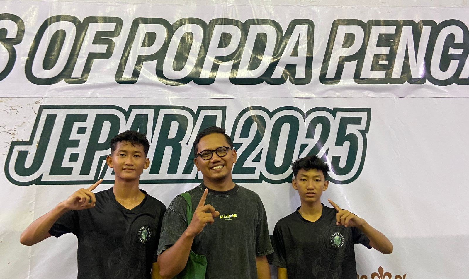 Dua Emas Pencak Silat Gemilangkan MTs Hasyim Asy’ari Bangsri di POPDA Jepara