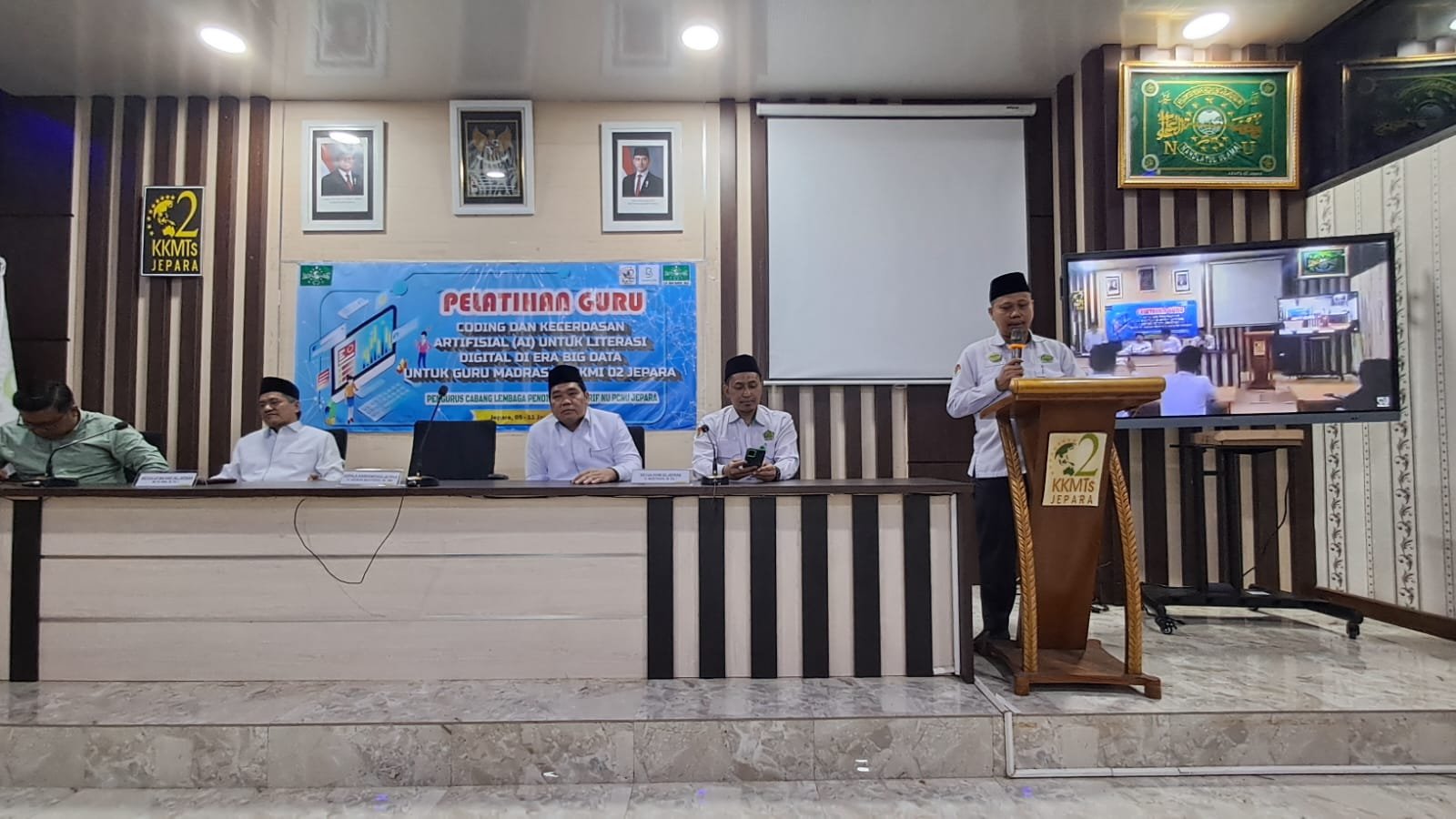​236 Guru MI KKMI 02 Jepara Dibekali Coding dan AI Hadapi Era Big Data