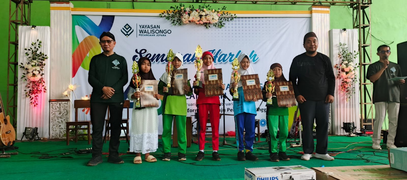 Ribuan Peserta Padati Puncak Harlah Yayasan Walisongo Pecangaan, Berlangsung Meriah dengan Atraksi Barongsai dan Parade Karya