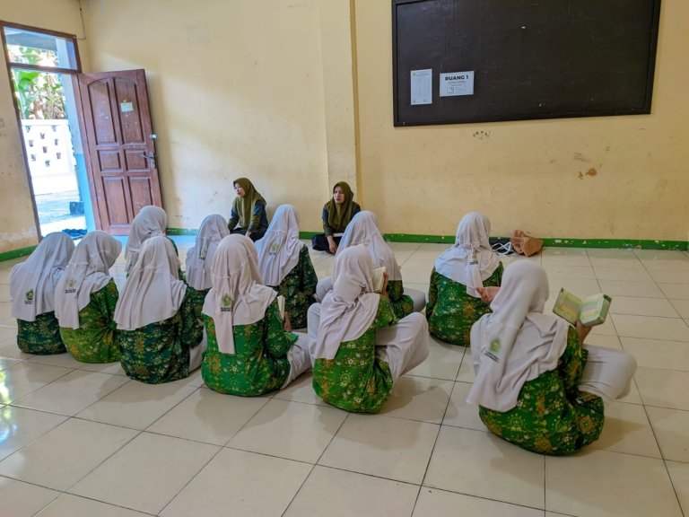 Program Tahfidz MTs Salafiyah Al Ikhlas Krapyak: Membangun Generasi Qur’ani yang Berprestasi dan Berakhlak Mulia